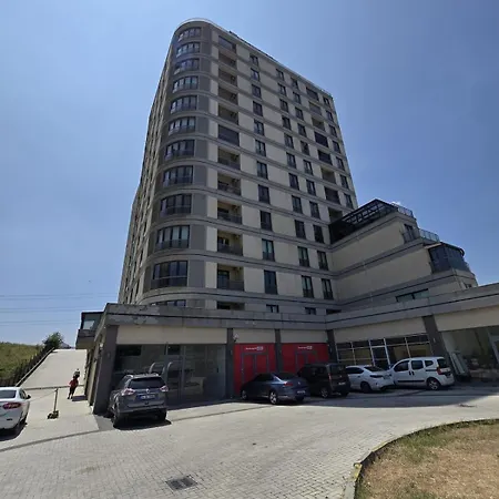 Huzzak Tower 1 M2 Apartment Eskiomerler