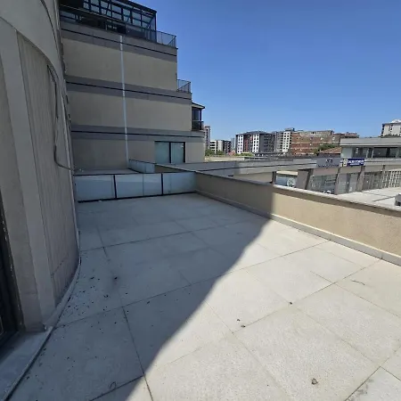 Apartment Huzzak Tower 1 M2