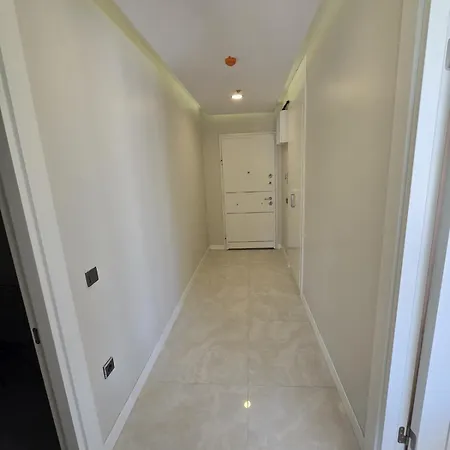 Huzzak Tower 1 M2 Apartment Eskiomerler