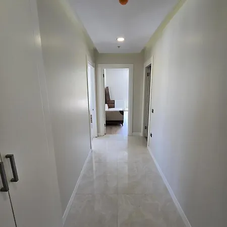 Huzzak Tower 1 M2 Apartment *